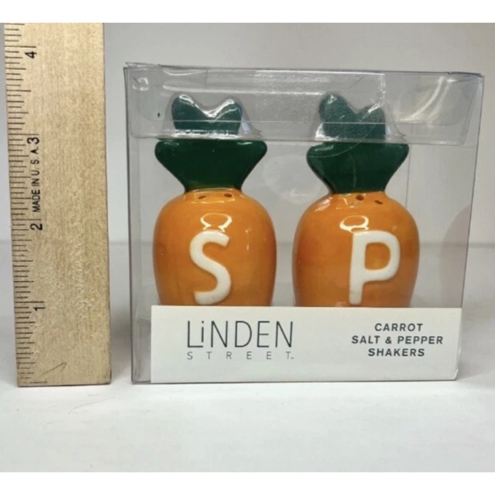 Linden Street Mini Salt & Pepper Set Carrots Stoneware 3-1/4" High New - Picture 3 of 3